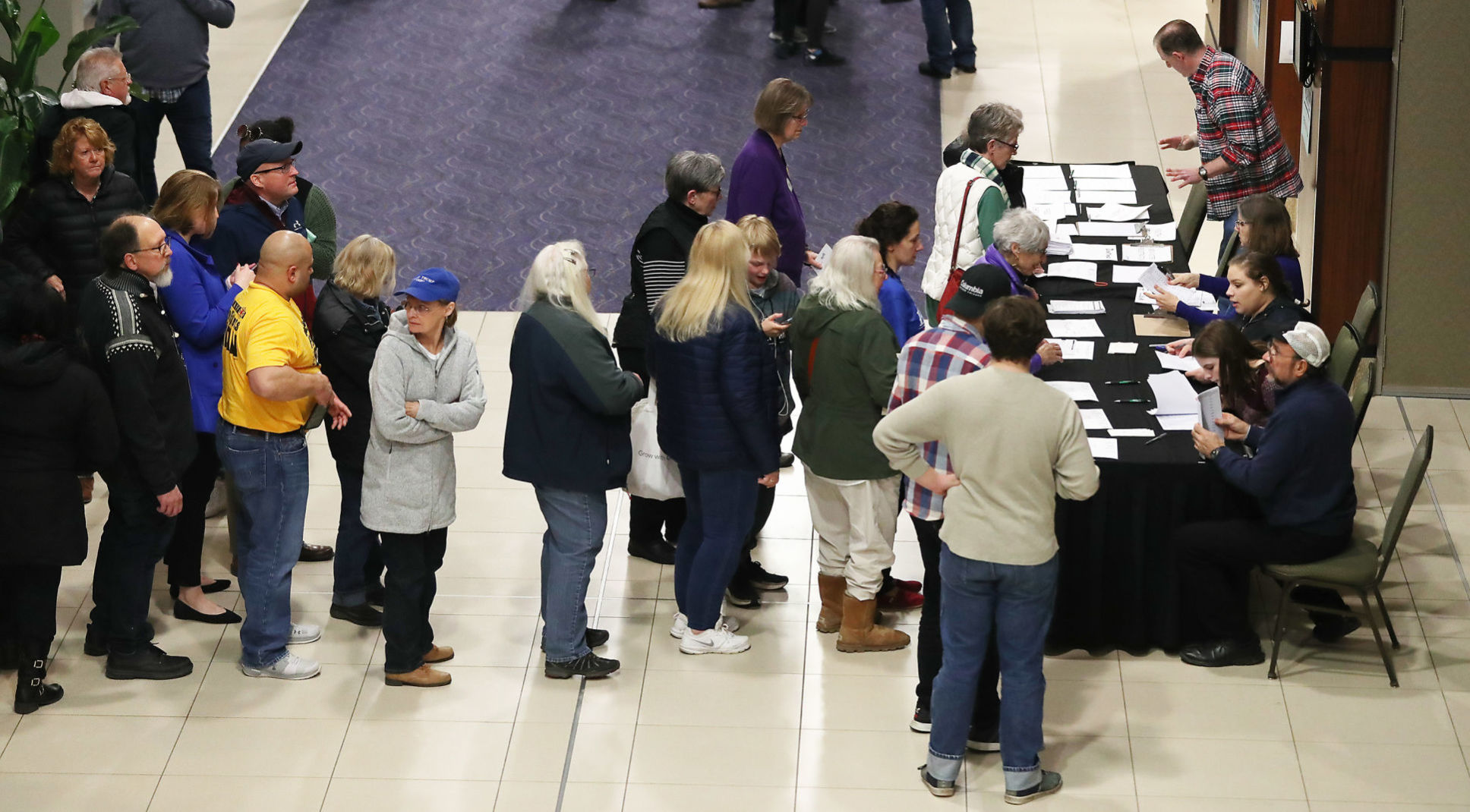 020420-ia-caucus-ks-002